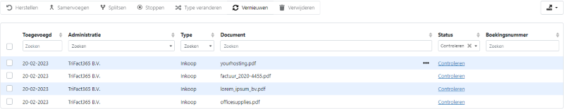 Werkvoorraad in TriFact365 met de volgende kolommen: Toegevoegd, Administratie, Type (inkoop/verkoop), Document(bestandsnaam), status, boekingsnummer