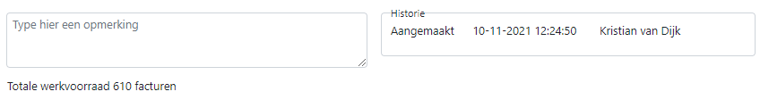 Veld onder het document waar een opmerking toegevoegd kan worden. Ernaast is de historie zichtbaar.